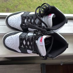 Nike Sneakers 