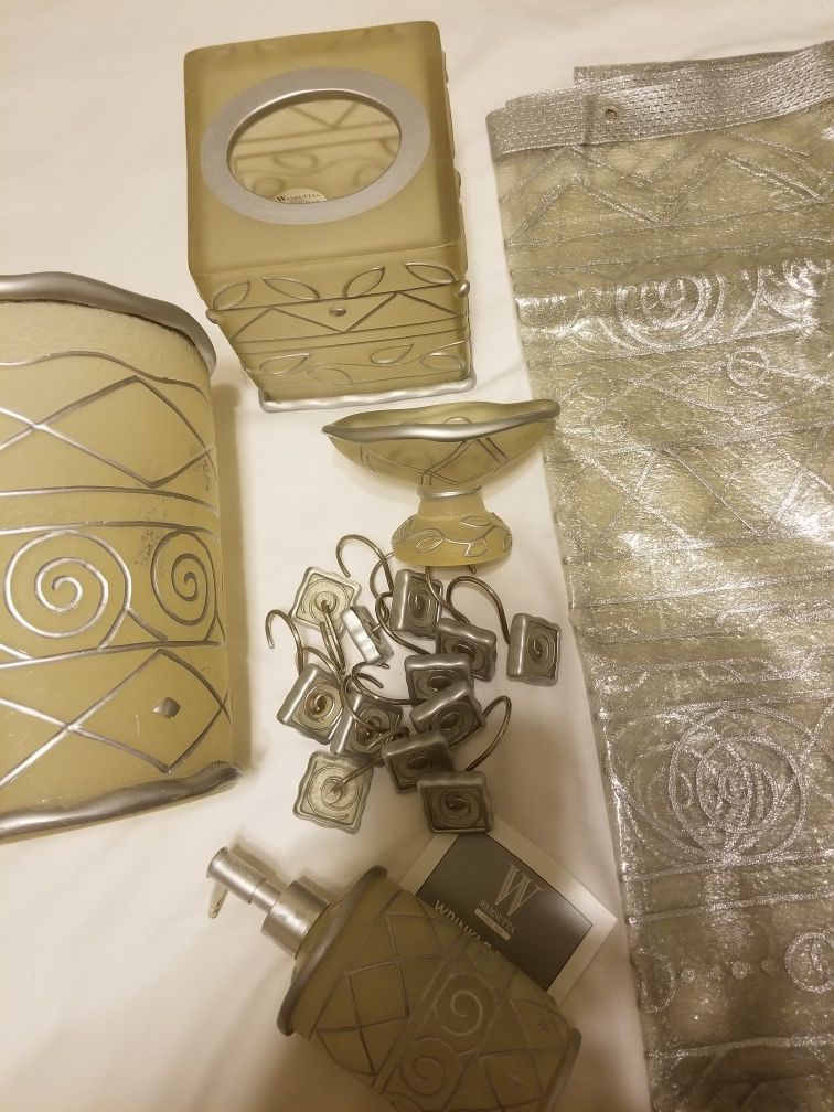 WAMSUTTA - 17 PC. BATHROOM SET