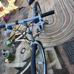 Bike  TREK 900    26INCH 18SPEED SHIMANO SHIFTING AND BREAK PERFECT LIKE NEW  EVERYTHING IS PERFECT 