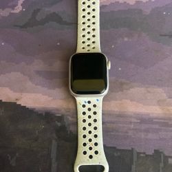 Apple Watch Series 9 41mm with charger but no box