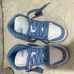 Kids size 5 puma shoes