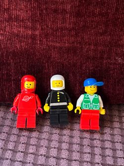 Old vintage Lego figures