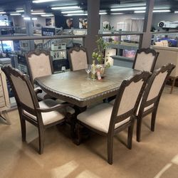 Kiera Gray Formal Dining Room Set / 7pc