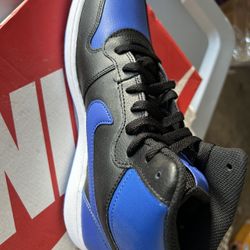 NIKE EBERNON MID SIZE 9.5 