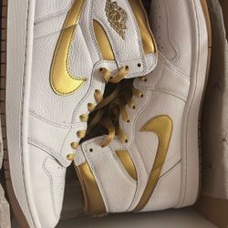 Nike Air Jordan 1 Retro High OG 'Metallic Gold'