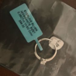 Brand New 925 Sterling Silver Moissanite Ring Size 7