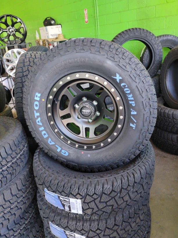 Set De Rines Nuevos PROCOMP 17x8.5 6x139 6x5.5 Con Llantas Nuevas GLADIATOR AT LT 285 70 17