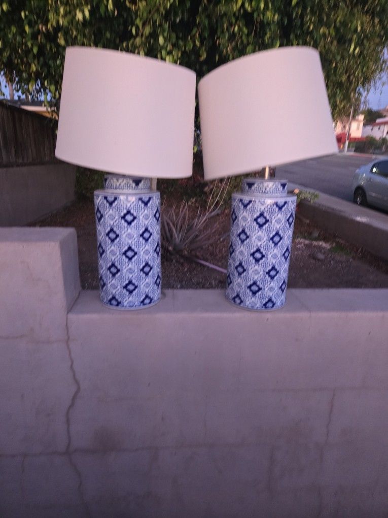 All 3  Atems 2 Set Of Lamps  And Raser Blade Skate Bord