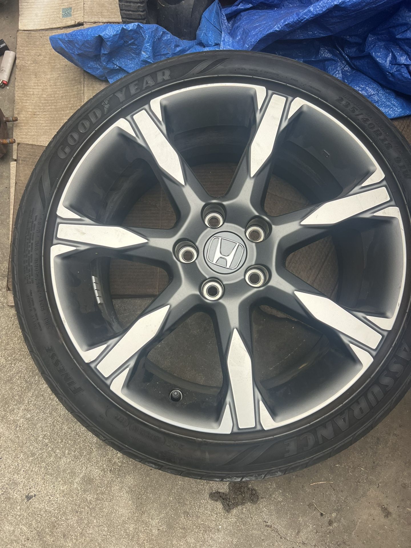 Honda Civic Rim 18” 235/40/18