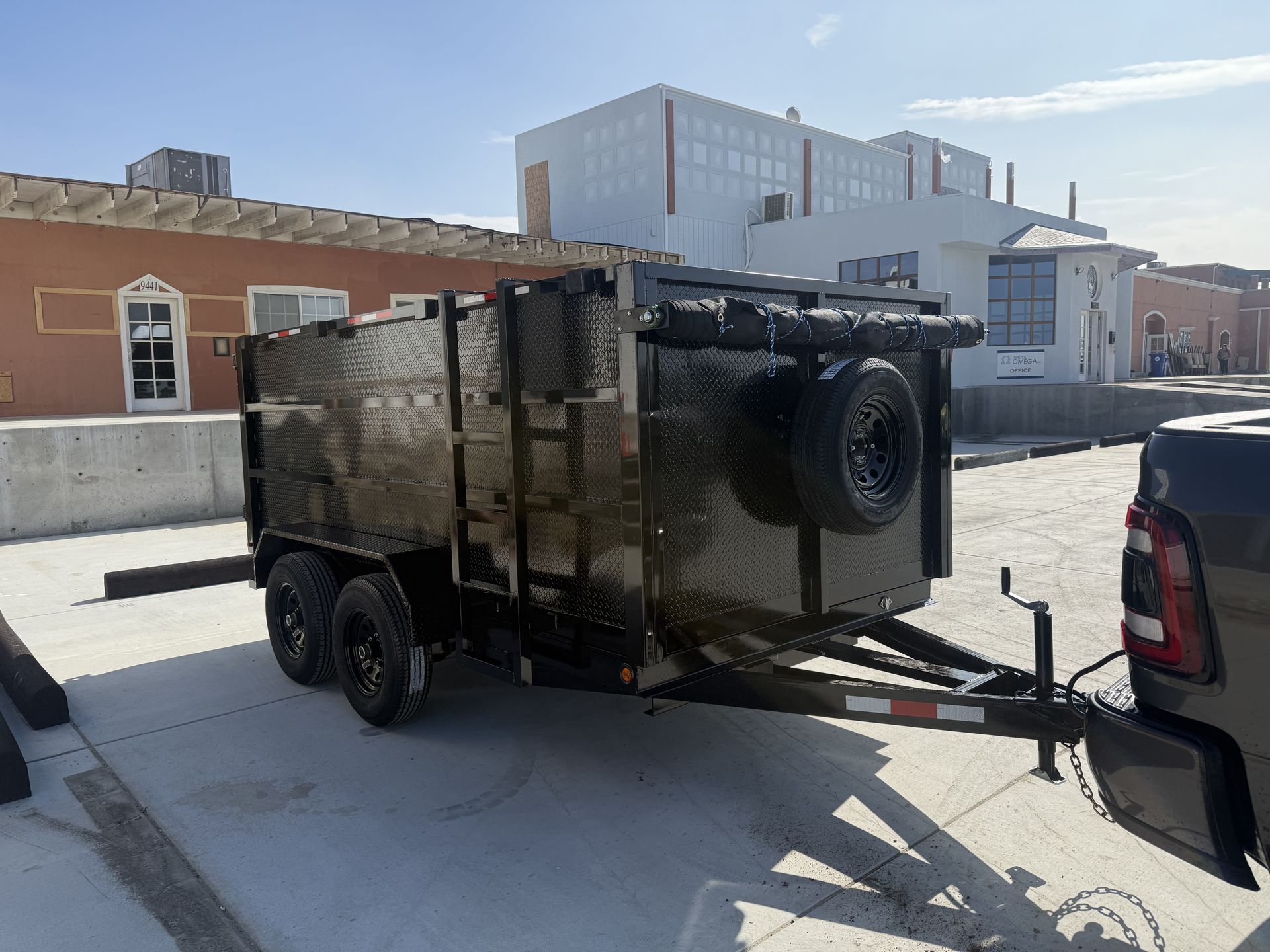 New hydraulic dump trailer