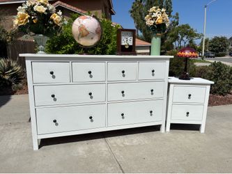 White Solid Wood 10 Drawer Dresser Chest of Drawers and Nightstand Furniture Set