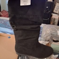 St John's Bay Woman's Korba Boots