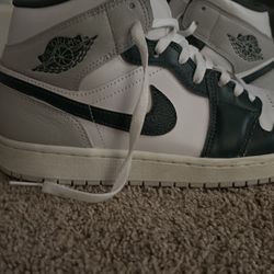 Jordan 1 Kids Oxidized Greens Size 10