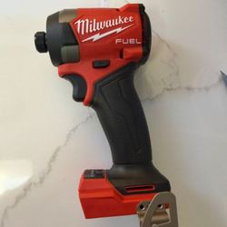 Milwaukee M18 F U E L 18 Volt L I T H I U M.  Brushless Cordless 1/4 In HEX Impact Driver Tool Only