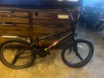 Specialized P.20 gramBlack BMX Bike with Red Graphics