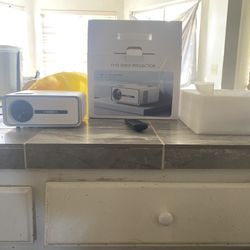 Screen Mirror Projector 