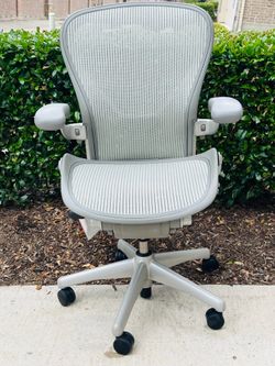 Herman Miller Aeron Size A, B , C posture fit Mineral fully loaded in perfect condition