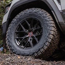 Toyo RT trail 285 75 18