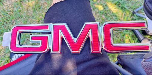 GMC EMBLEM OEM