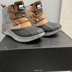 Women’s Sorel Waterproof w/box Lightly Used Size 7