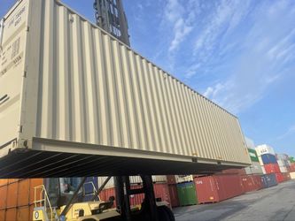 WIND & WATERTIGHT 20’ & 40’ SHIPPING CONTAINERS!