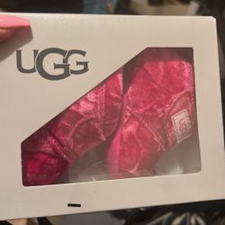 Size 02/03 Babygirl Uggs 