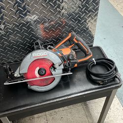 Ridgid R32104 Thrucool 7 1/4” Worm Drive Circular Saw