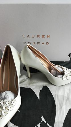 Lauren Conrad White Dress Shoes Heels Size 6.5