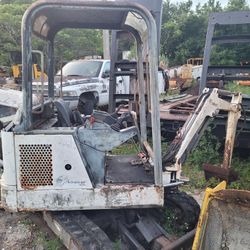 322 BOBCAT EXCAVATOR - FOR PARTS