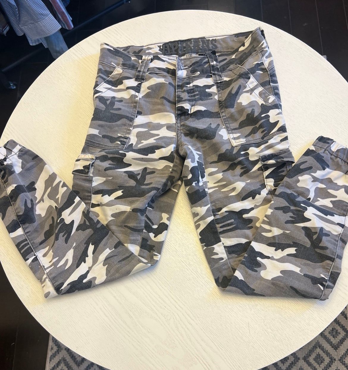 VIP Women’s Size 5/6 Gray Camo Skinny Pants