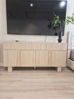 4 Door Cabinet