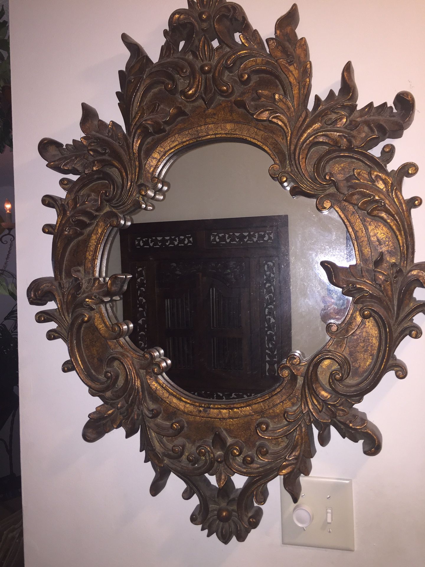 Antique style mirror 31” w x 39” H