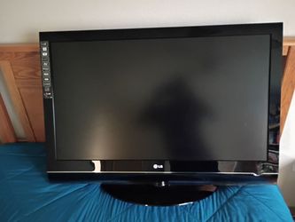 40' Lg smart flat screen tv