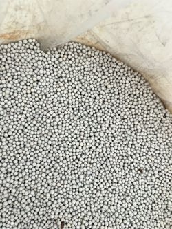Ceramic small ball