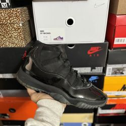 Jordan Cap And Gown 11s size 11 USED But Clean