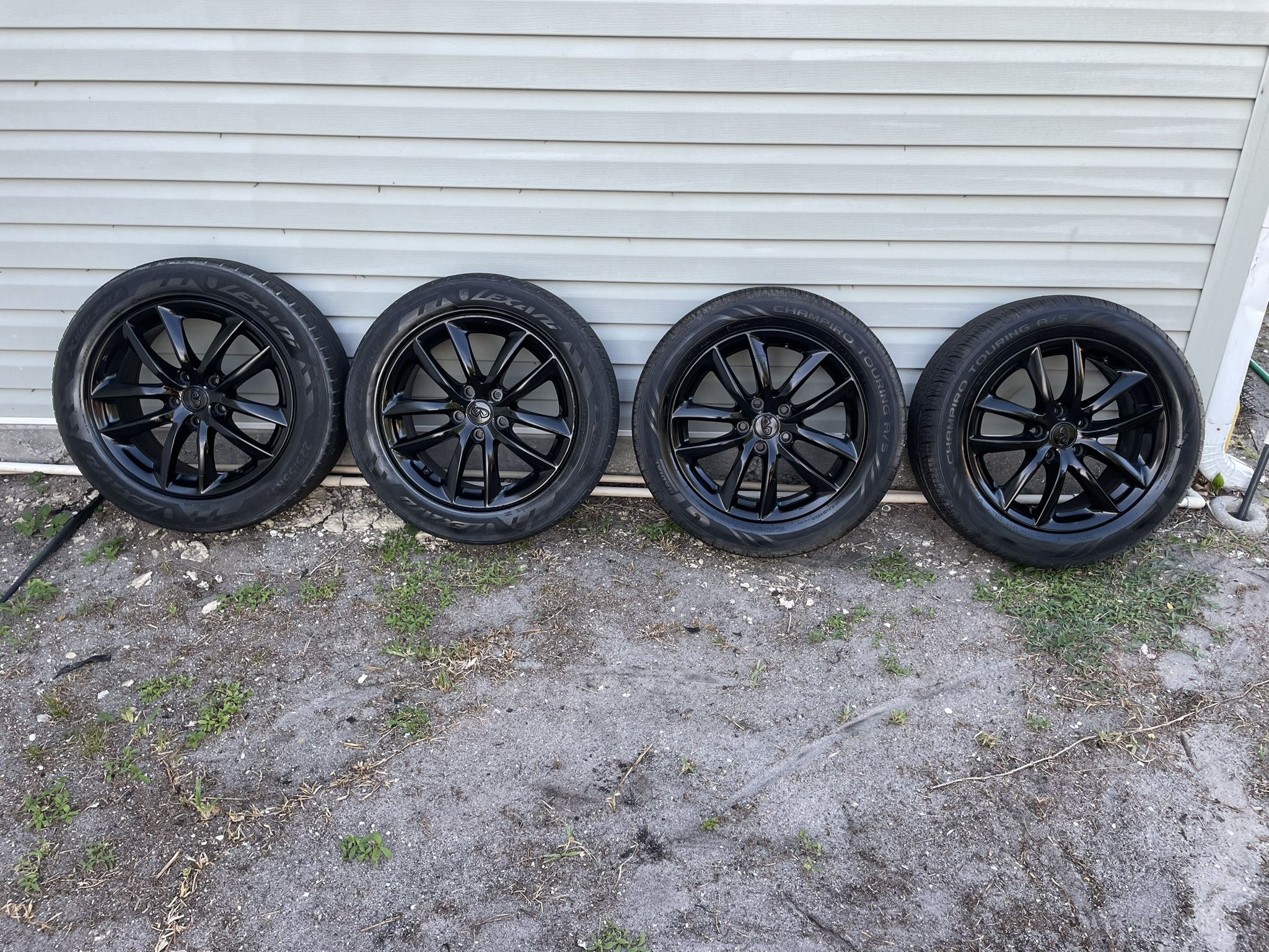 G35 Sedan Stocks, 225/55/17r