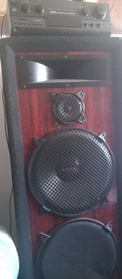 Speaker box and receiver