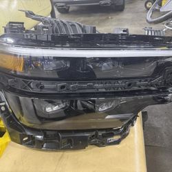 2025 Ram 2500 Right Headlights 