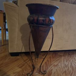 METAL PLANT STAND