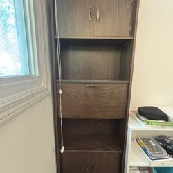 Sturdy 6’ Bookshelf with Writing Desk
