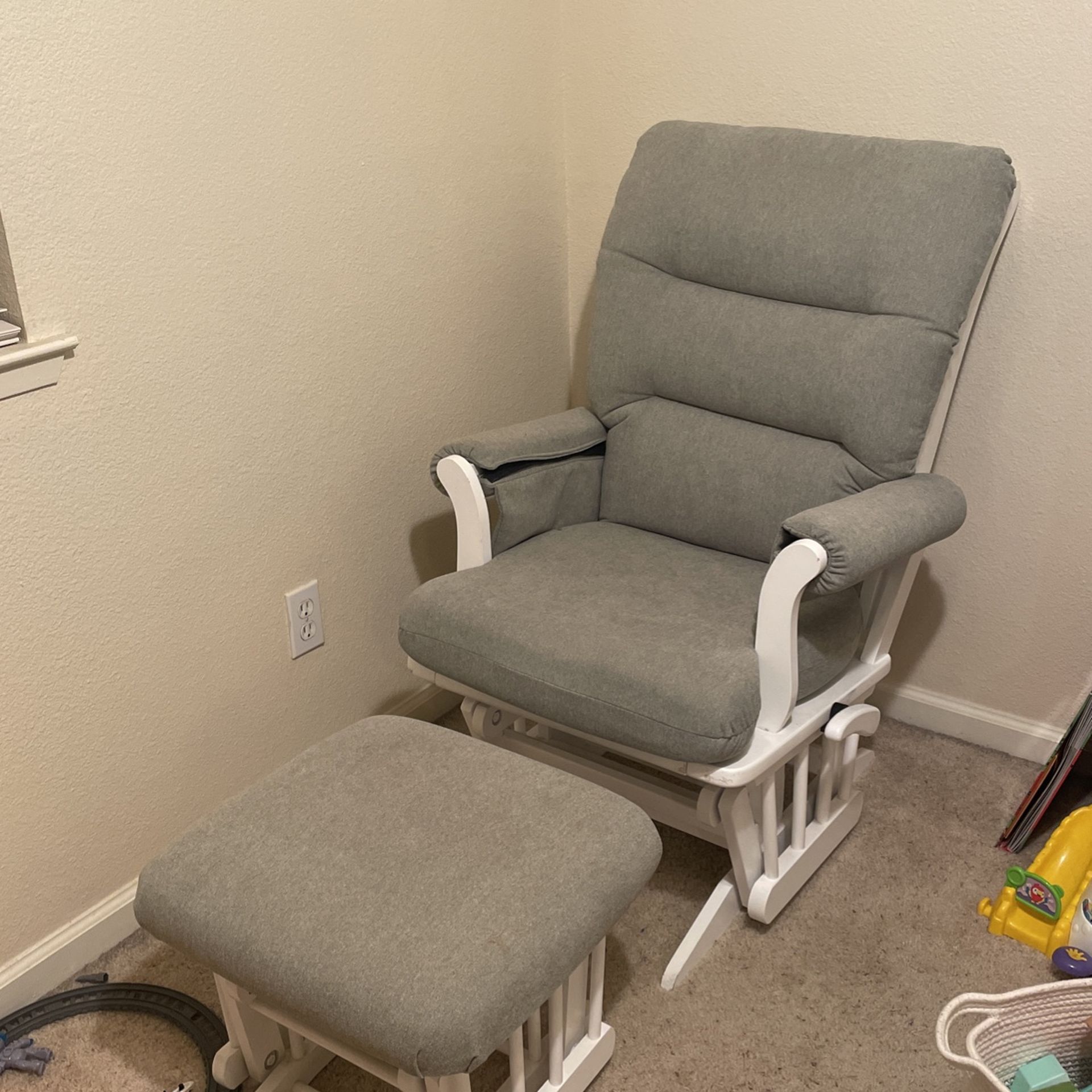 Nursing Glider And Ottoman
