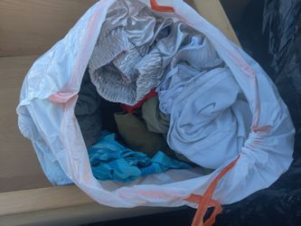 Large clothing bundle for men and women
