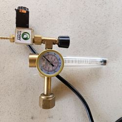 Titan c02 regulator