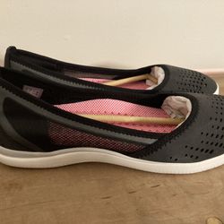 Lands’ End size 10 B Water Casual Ballet Flat Women's mesh black