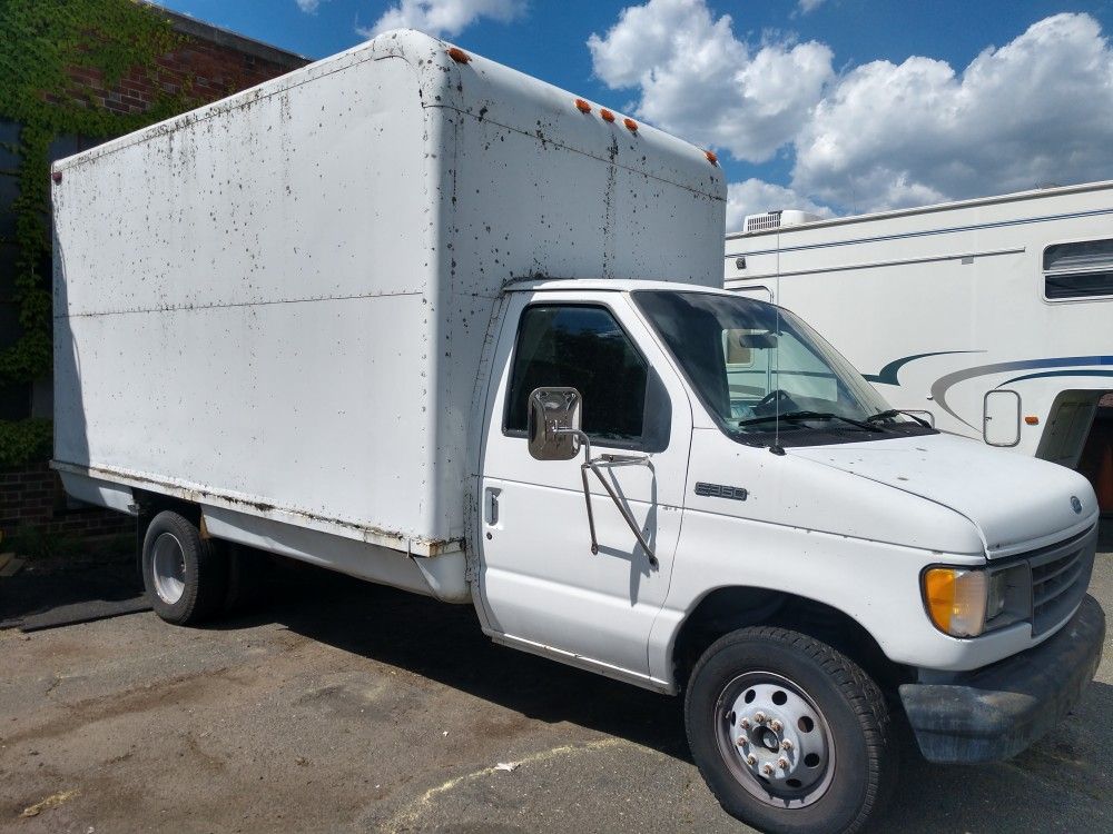 1995 Ford E-350 Box Truck