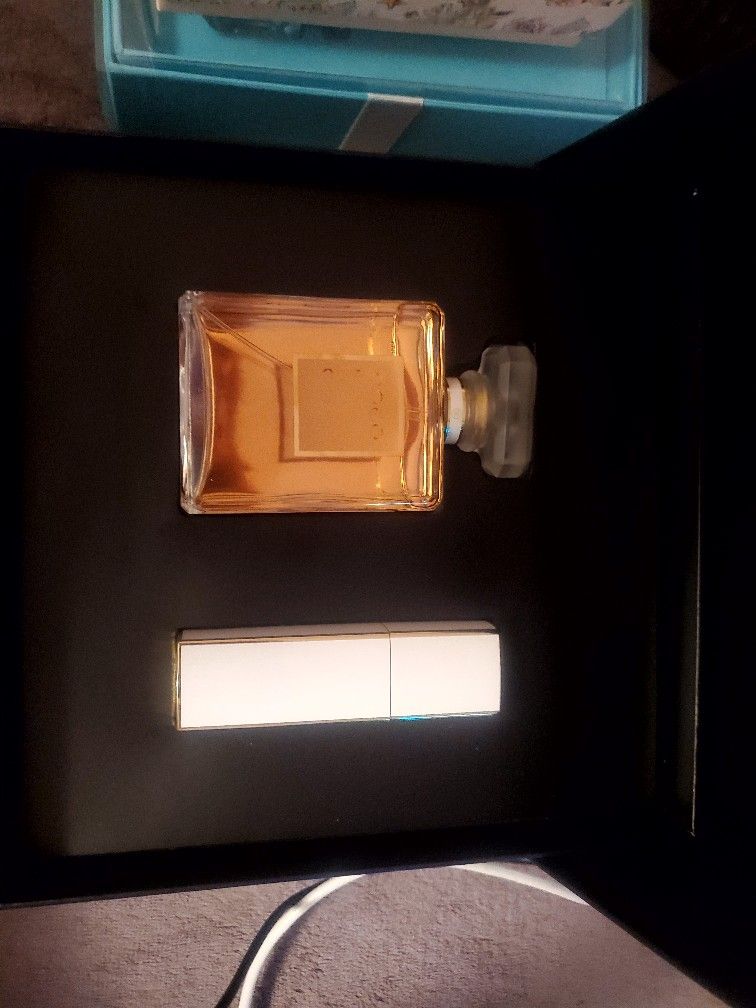 Chanel Perfume Signature Box 