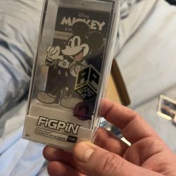 Figpin Disney Parks Exclusive artist Proof Mickey Mouse Pin LE 100