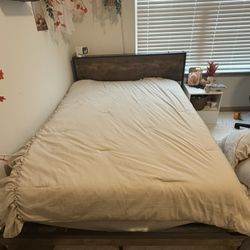 BRAND NEW FULL SIZE BED FRAME 