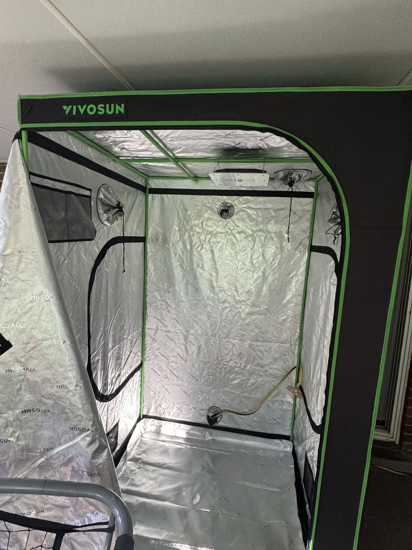 Vivosun Grow Tent and Light Bundle 