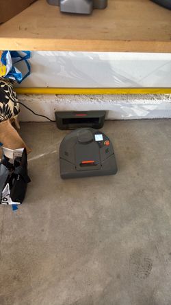 Neato Robot Vacuum with Charging Base (broken)